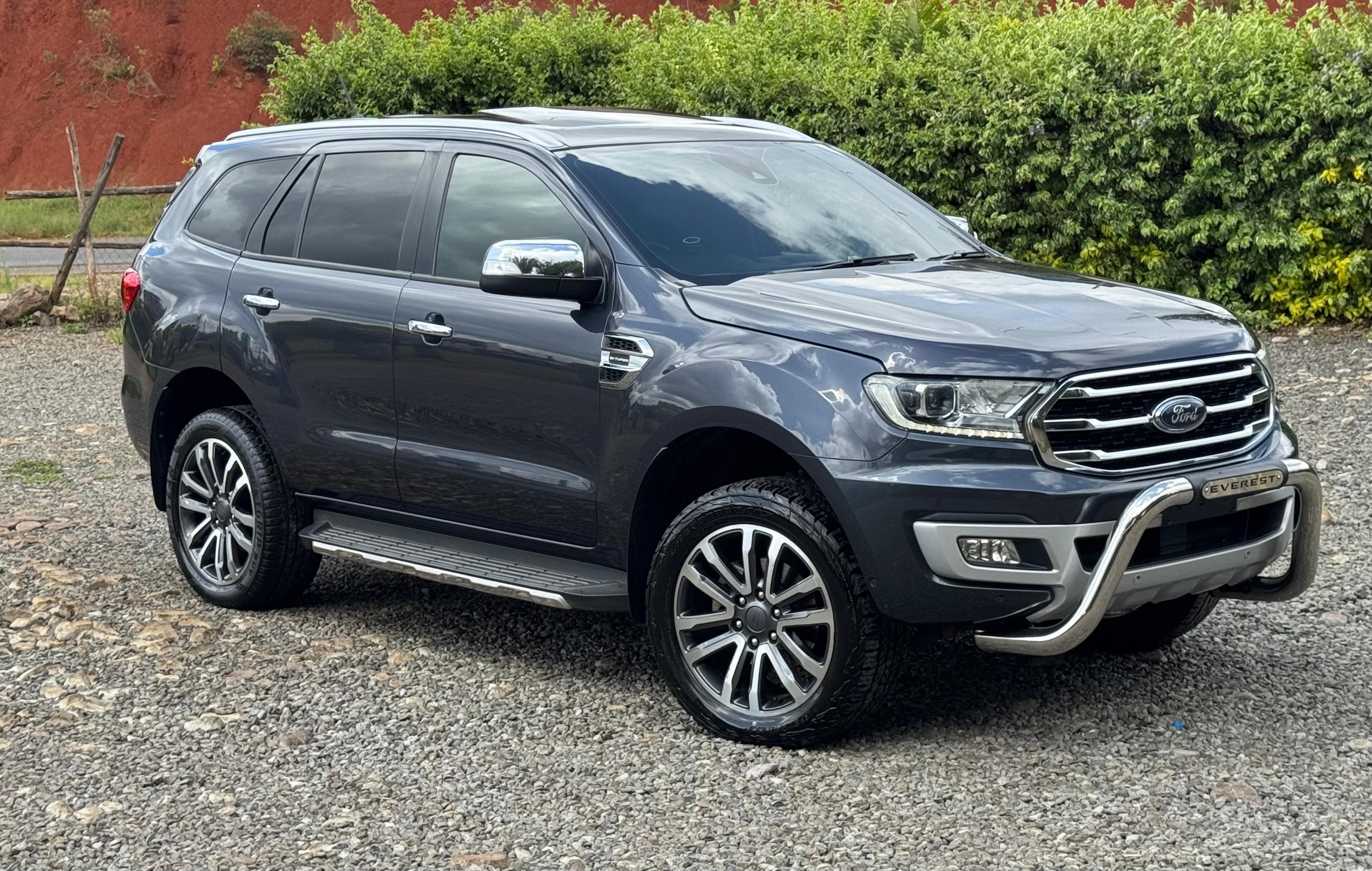 2020 FORD EVEREST LIMITED — photo 1